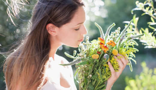 花が好きな女性が多いのはなぜ？｜「好きな花」や「花の香り」ランキングも