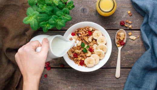 【管理栄養士解説】筋トレでシリアル摂取がオススメの理由とは｜朝食で食べるのが最適？